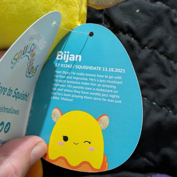 Octo squishmallow 8in - Picture 4 of 4